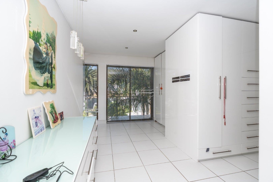 6 Bedroom Property for Sale in Welgelegen Western Cape